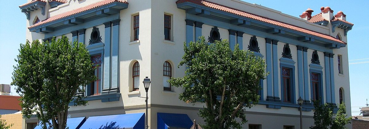 Newman, California — the Knights of Pythias building